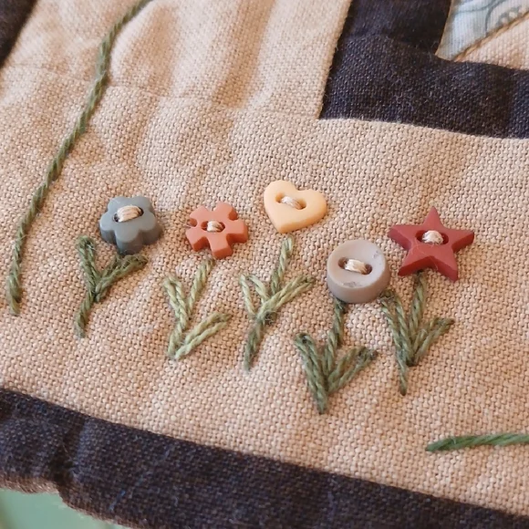 Small Pinwheel Garden Handmade Quilted Wall Hanging 10.25" x 12" - Picture 12 of 13